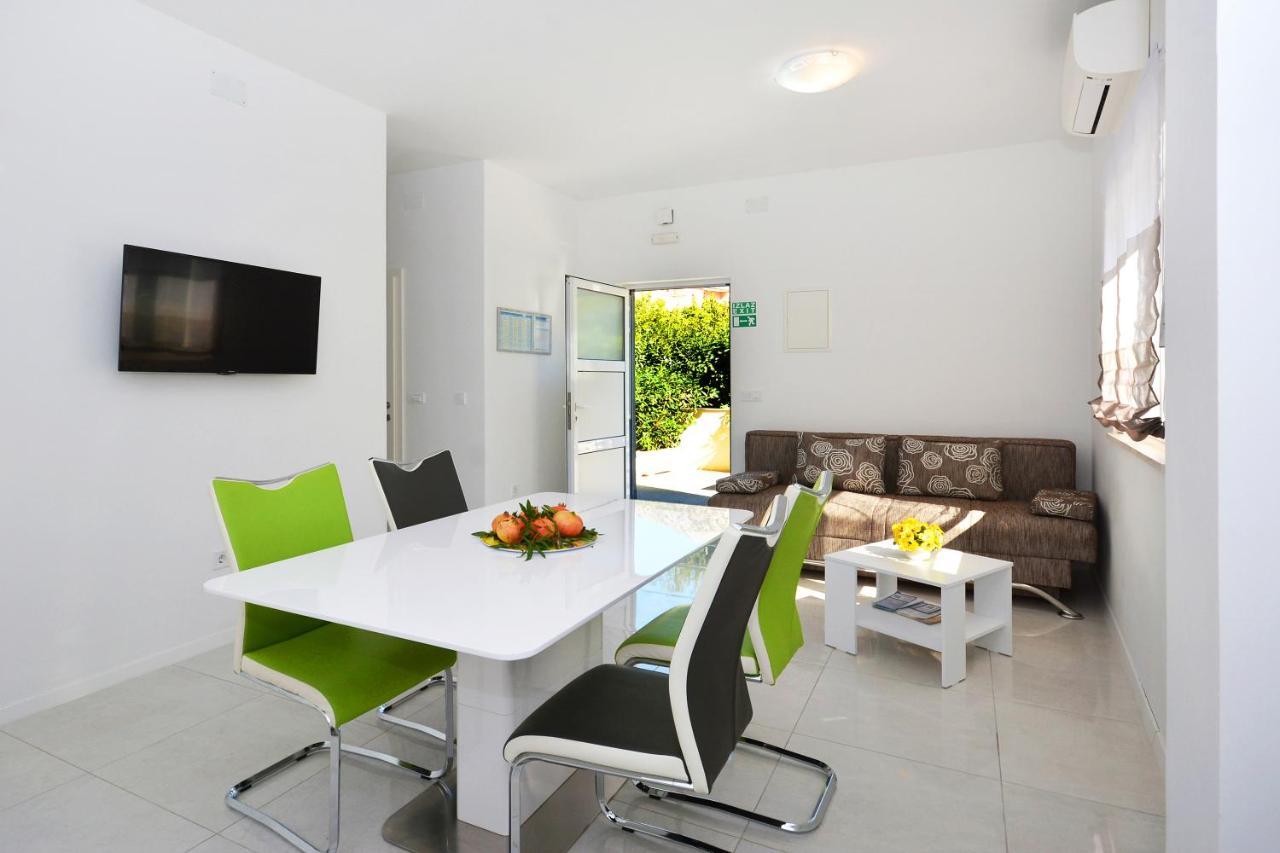 Seas The Day Apartments Podstrana Exterior foto