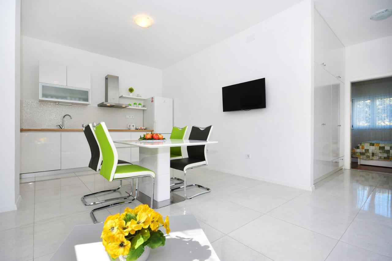 Seas The Day Apartments Podstrana Exterior foto